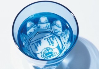 『ドラえもん』の名シーンを日本の伝統工芸・江戸切子で表現した「ドラえもん名言切子」