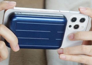iPhoneに貼ってどこでも充電ができる「マグネット式ワイヤレスモバイルバッテリー」発売