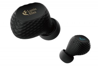 オンキヨー、クイズRPG「黒猫のウィズ」とコラボした完全ワイヤレスイヤホンを発売