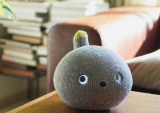 寝言やオナラ、しっぽも振る同居人的ロボット「NICOBO」をパナソニックが開発
