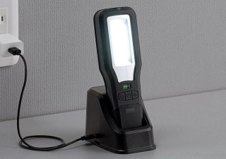 サンワサプライ、先端と前面にLEDを搭載したクレードル式ライトを発売