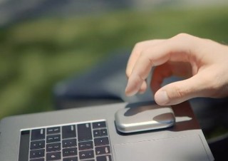 小さいのに空中マウス・タッチパッド・プレゼンターとして使える「トラベルマウス」発売