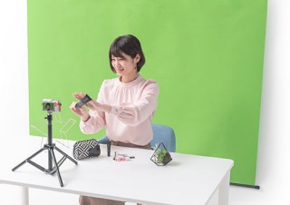 イーサプライ、バーチャル背景の合成に役立つ2種のクロマキー撮影用スクリーンを発売