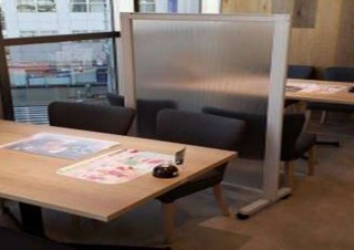 デニーズ、時間限定で客席をテレワーク専用スペースにする実証実験を開始