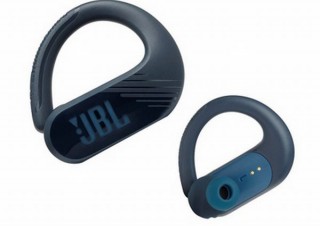 ツイストロック構造で激しく動いても外れにくいJBLの「完全ワイヤレスイヤホン」発売