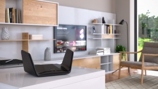 ネットギア、トライバンドWi-Fi 6ルーター「RAX70」を発売