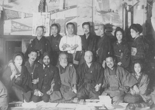 大正期から昭和初期にかけて活動した国際的なクリエイティブ集団「我楽他宗」の展覧会が開催