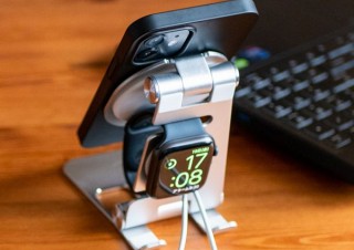 上海問屋、MagSafe・AppleWatch充電器をまとめて固定可能な「アルミモバイルスタンド」発売