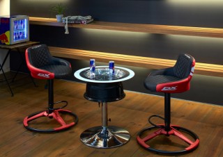 DXRacer、eスポーツ施設向けバーカウンターチェアを限定販売