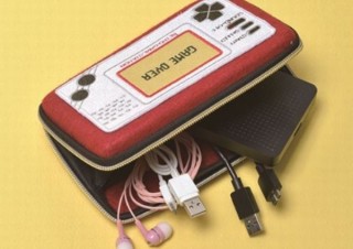 ヴィレヴァン、ゲームウォッチやラジカセをモチーフにした「ポーチ・ケース」発売
