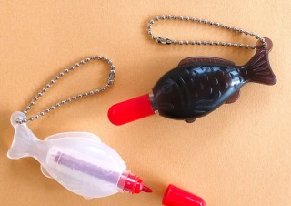 まるで弁当に入っている醤油の容器！ヴィレヴァンオンラインで「醤油鯛ペン」の販売がスタート