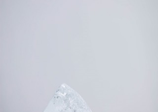 国際的に活躍する写真家・川内倫子氏の日本橋三越本店では初の個展「M/E」