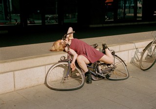 オランダの写真家のMelissa Schriek氏による個展「The City is a Choreography」