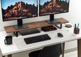 Gloture、ポーランド産木材を使用したデュアルモニタースタンドを発売