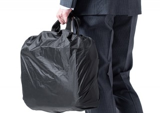 サンワサプライ、撥水加工で突然の雨に対応できるフリーサイズのリュックカバーを発売