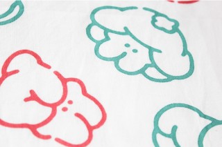 ヒッコリースリートラベラーズ、創業270年の老舗の染物工場とポップなウサギの手ぬぐいを発売