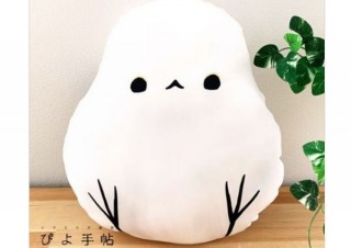 雪の妖精「シマエナガ」がモッチリとしたダイカットクッションに、ヴィレヴァンから