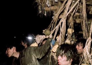 ニコンサロンの年度賞である第45回「伊奈信男賞」の受賞作品展として甲斐啓二郎氏の写真展が開催