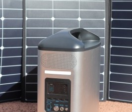 ハンセン・ジャパン、太陽光発電に対応したポータブル蓄電池を発売