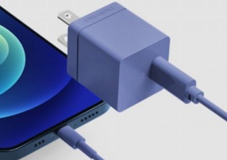 DIGIFORCE、キューブ形状でカラーバリエーションが豊富な「PD充電器」を発売