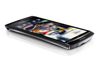 Sony Ericsson、Android 2.3を搭載した「Xperia arc」発表