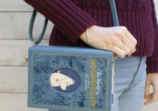 ムーミンの原作本をそのままデザインした「ブックバック」発売、ヴィレヴァンから