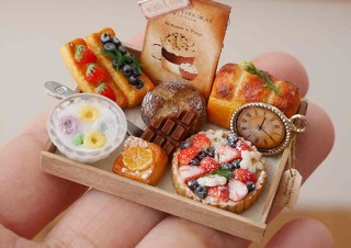 展示作品が新作ベースに一新された人気の合同写真展＆物販展「ミニチュア写真の世界展 2021」