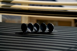 現在は写真作品を中心として制作している村田啓氏の個展「five holes are sunlit」