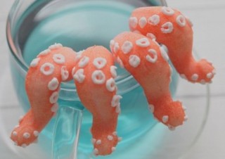 ヴィレヴァン、蛸足シュガーや鯛型の最中など海や川の生き物グッズ発売