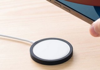 サンワサプライ、柔らかいシリコン製でMagSafe充電器を保護する専用ケース発売