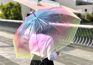 ヴィレヴァン、オーロラのようにグラデーションがきれいな傘を発売