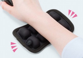 空気圧で弾力調整が自由自在な空気注入式の「リストレスト」発売、サンワサプライから