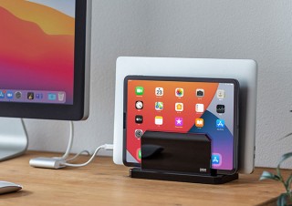 サンワサプライ、2台をまとめて設置できるノートパソコン用の縦置きスタンドを発売