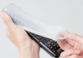 リモコンを抗菌仕様にできるシリコン製の「リモコンカバー」発売、エレコムから