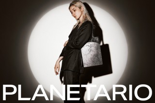 月の凹凸をエンボス加工で表現したアイテム群「PLANETARIO」の第2弾がTRINUSに登場