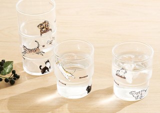 フェリシモ、スタッキングして猫の絵柄を楽しめる「重ねてつながるキャットステップグラス」を発売