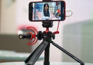 上海問屋、自撮り棒・ハンドグリップ・三脚として使える「小型三脚」発売