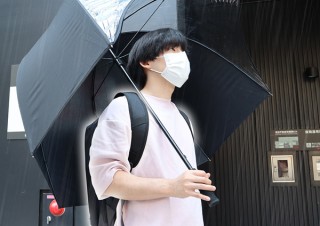 サンコー、リュックを濡らさないドーム形状の傘「リュックガードアンブレラ」を発売