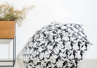 ヴィレヴァン、サメにまみれた柄の傘「サメラビル総柄ジャンプ傘」を発売