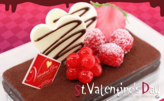 StrapyaNext、バレンタイン限定のチョコケーキ型iPhone 4ケース