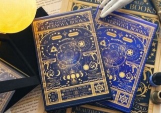 天体に関する古書をイメージしたミラーやノート発売、ヴィレヴァンから