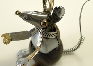 廃材や端材を再循環させる「クリエイティブリユース」活動に注目した展覧会の後期日程がスタート