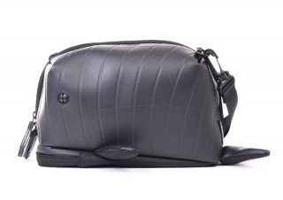 モンドデザイン、廃棄タイヤでクジラを表現した「ショルダーバッグ Whale」を発売