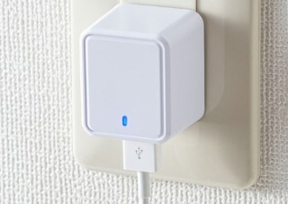 サンワサプライ、35×31×40mmの小ささでiPadなどを充電できる「USB充電器」発売