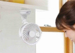 吸盤で貼り付けてキッチンや車で好きな場所に風を送れる「ピタッとファン」発売