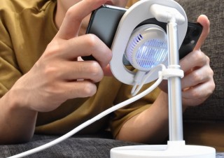 スイッチオンで5秒で外気温からマイナス20度に冷やせる「スマホ冷却パッド」発売