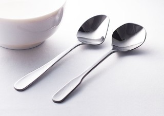 山崎金属、スープの食べやすさに着目した設計のスプーン「スープ賢人」を発売