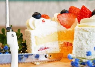 ヴィレヴァン、2枚のブレードで綺麗に切り分けできる「エレクトリックナイフ Slim」を発売