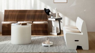 PlayWings、ハトロン紙で作られた省スペース家具「ペーパーソファ」を発売