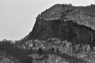 長野県生まれの小林紀晴氏が“原風景”を求めて各地で撮影した作品を紹介する写真展「深い沈黙」